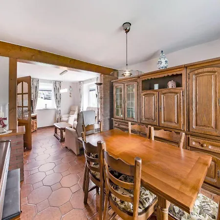 Beautiful Holiday Home In Bare Reuland With Beautiful Views Semesterbostad Burg Reuland