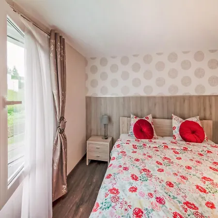 Beautiful Holiday Home In Bare Reuland With Beautiful Views Semesterbostad *