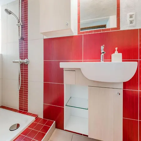 Beautiful Holiday Home In Bare Reuland With Beautiful Views Semesterbostad Burg Reuland